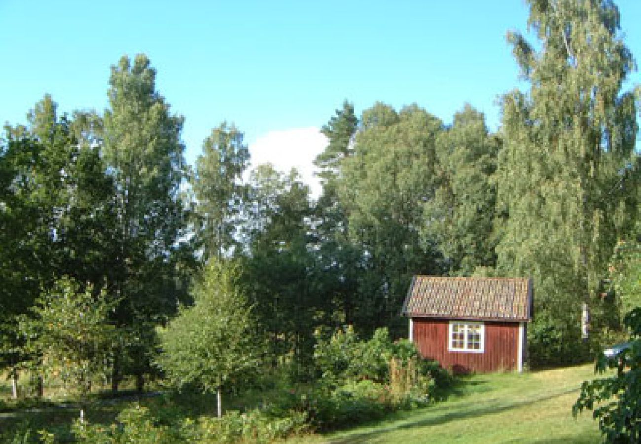 Ferienhaus in Säffle - Eine Naturperle mit Boot und Sauna