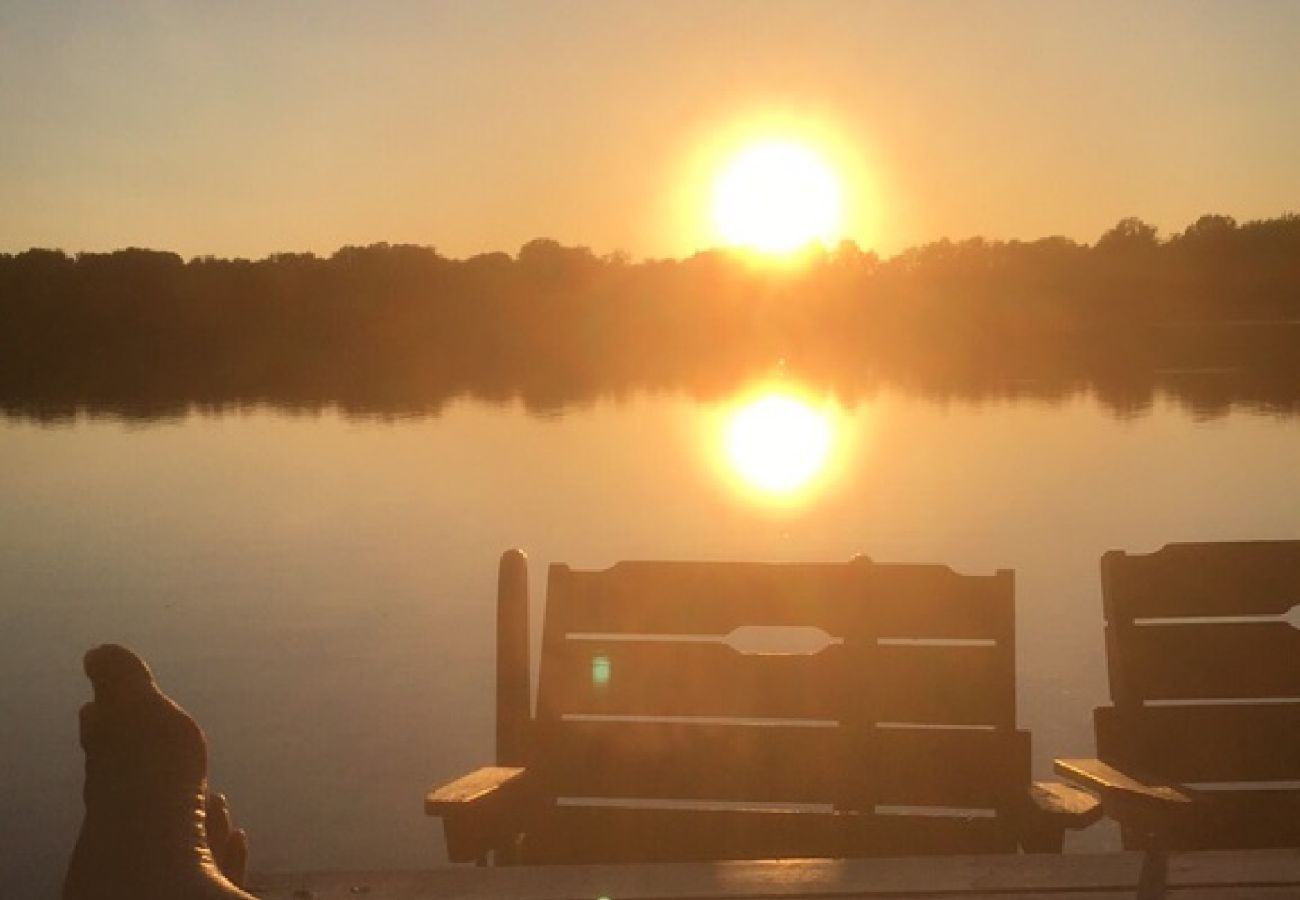 Ferienhaus in Röke - Urlaub an einem Waldsee in Skåne mit Boot