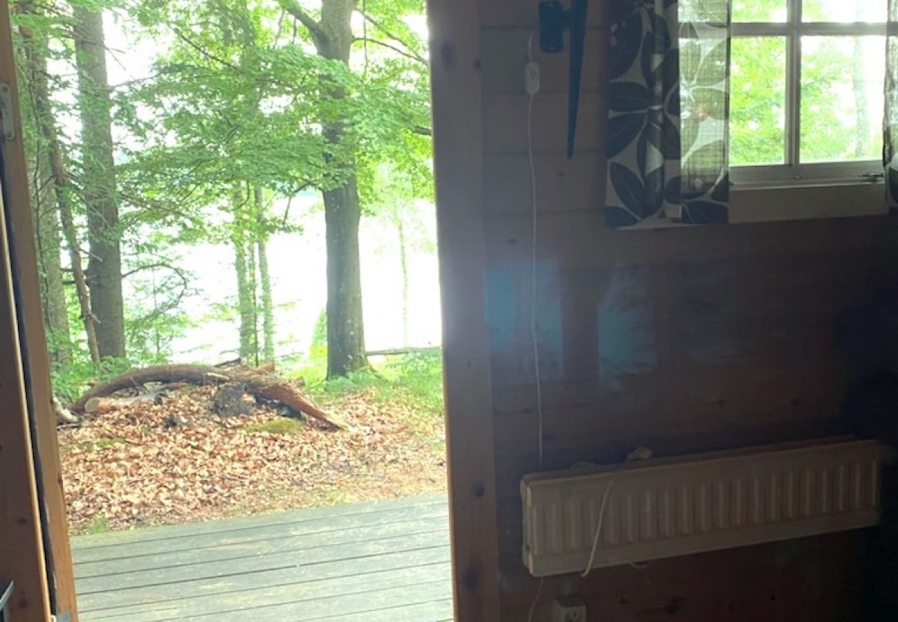 Ferienhaus in Röke - Urlaub an einem Waldsee in Skåne mit Boot