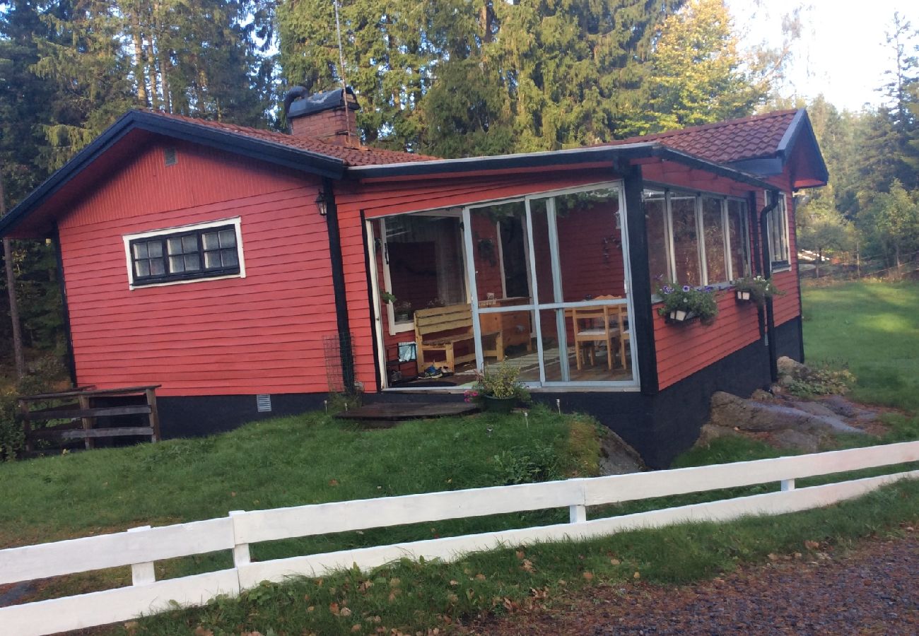 Ferienhaus in Hällingsjö - Urlaub an einem Badesee in Halland