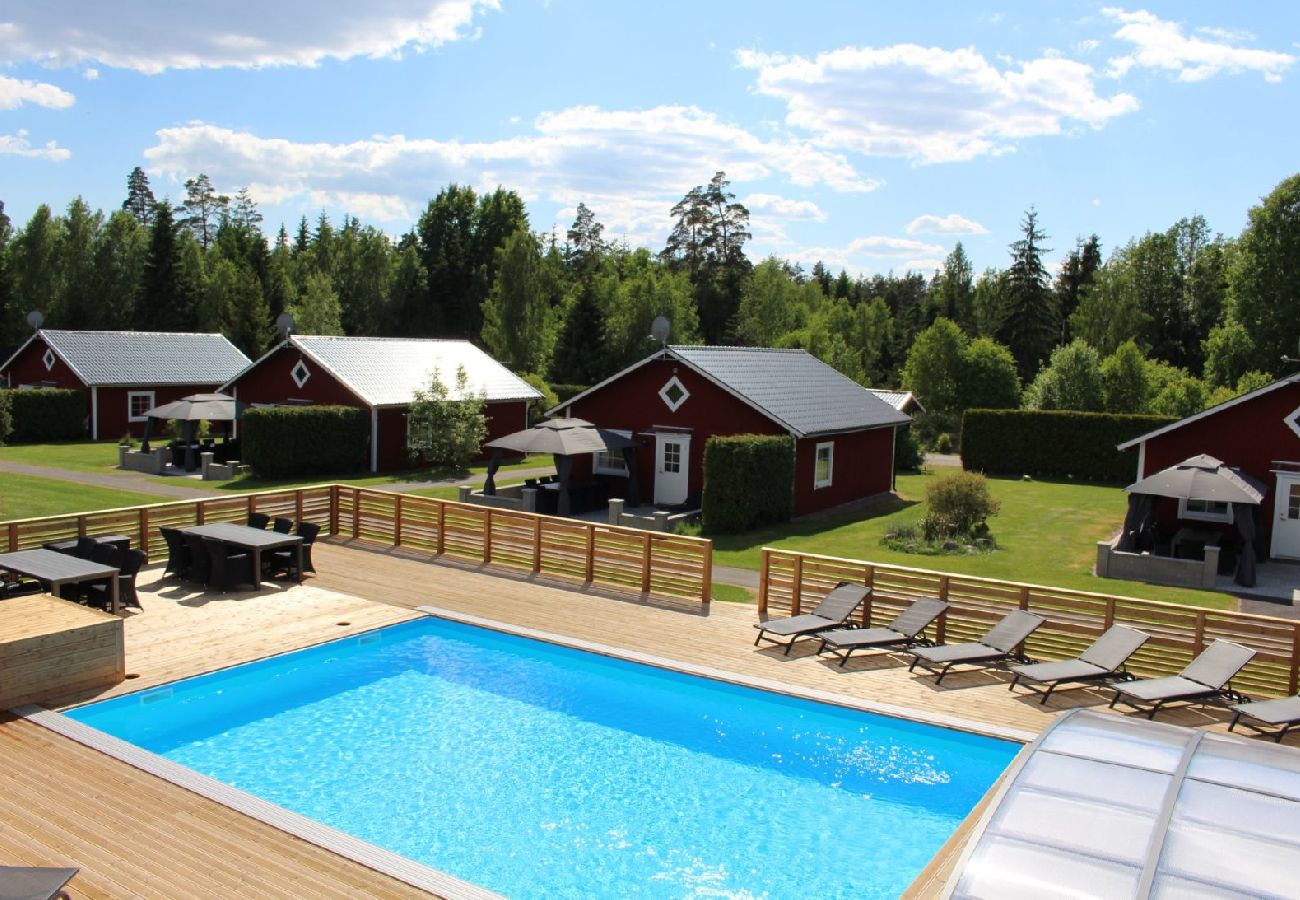 Ferienhaus in Väckelsång - Komfort-Ferienhaus mit Seelage, Motorboot und Pool