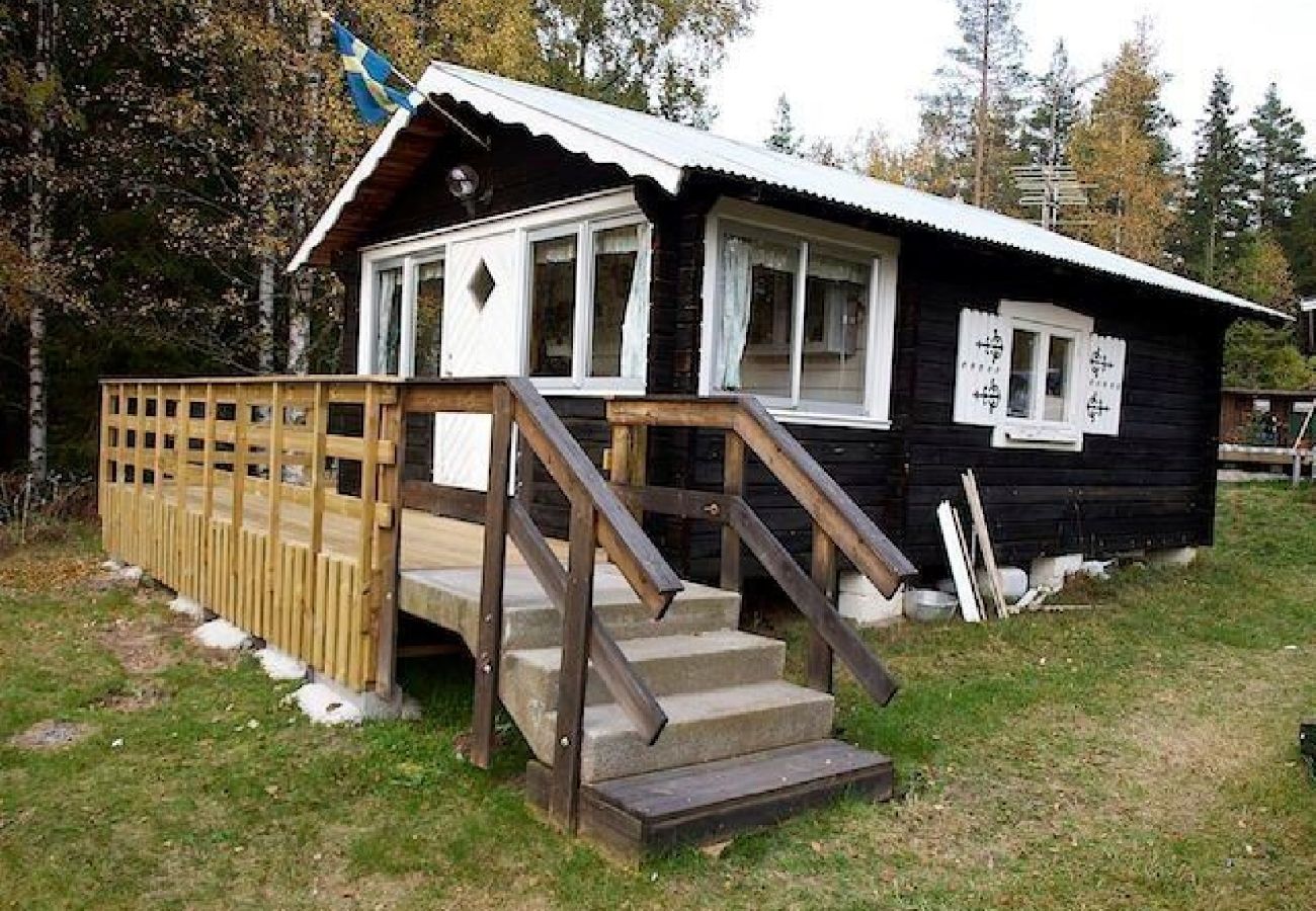 Ferienhaus in Äppelbo - Bredsjöstugor
