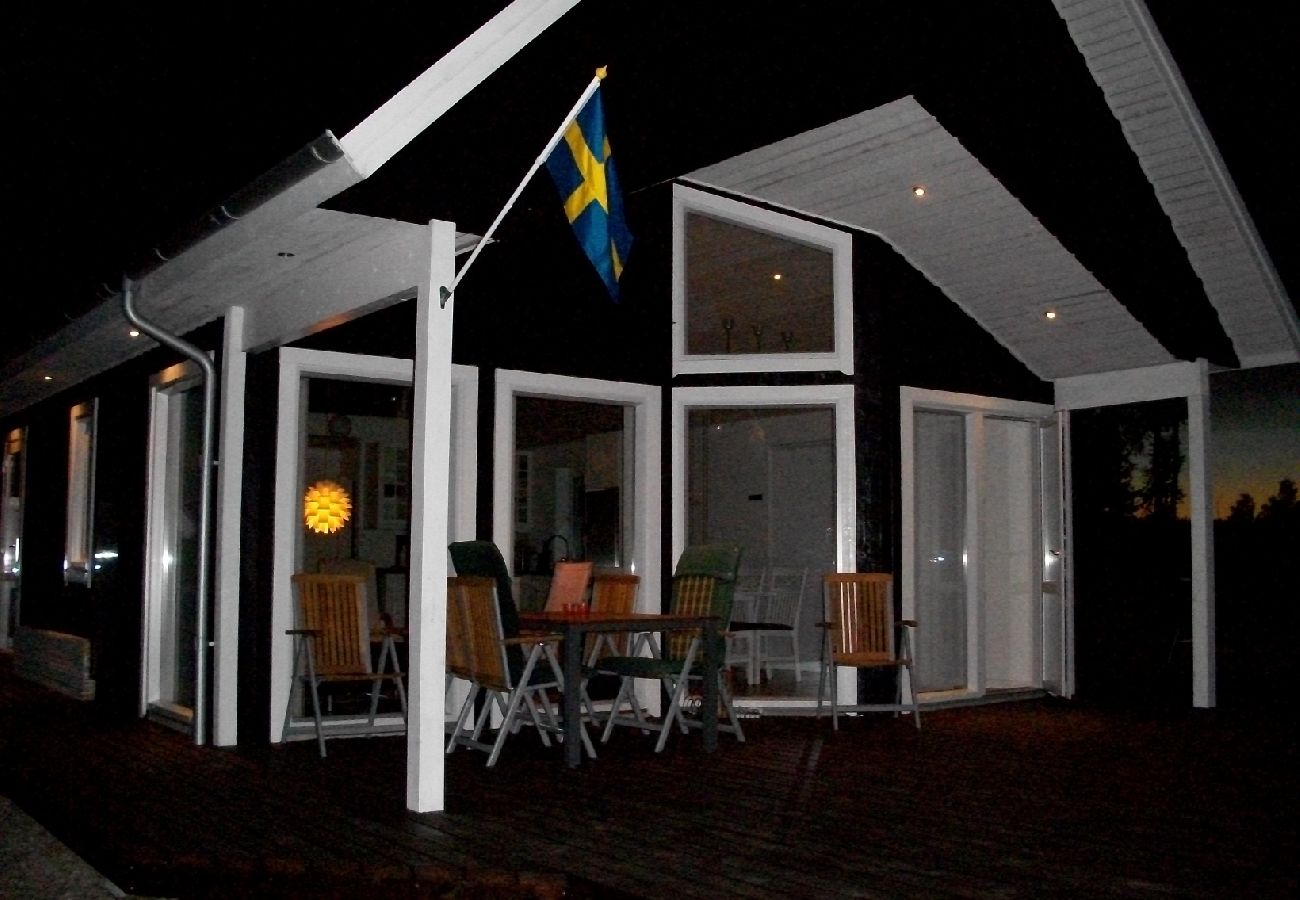 Ferienhaus in Forsheda - Einsames Ferienhaus in  Småland direkt am See
