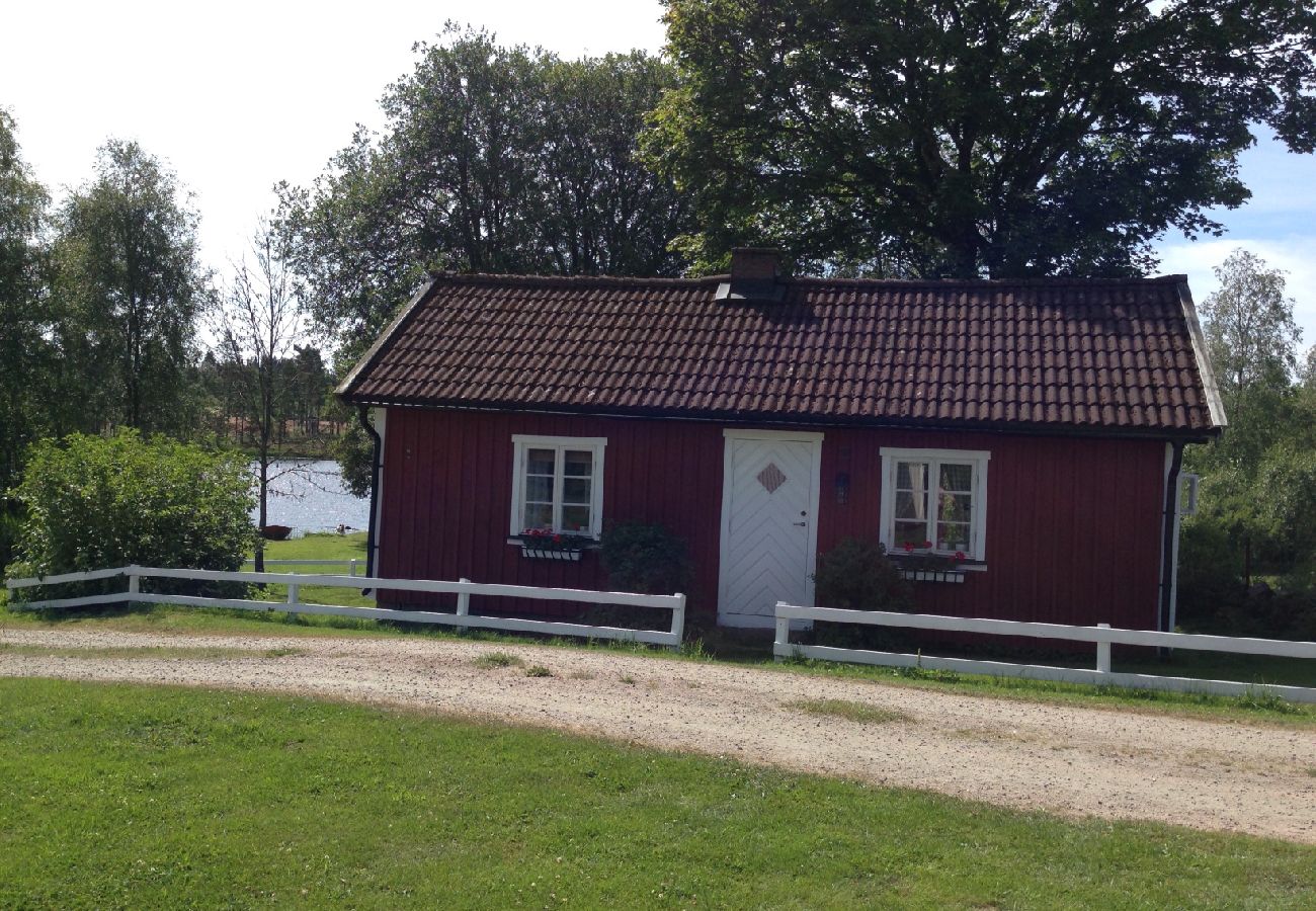 Ferienhaus in Tvärred - Urlaub am See in Südschweden mit Boot