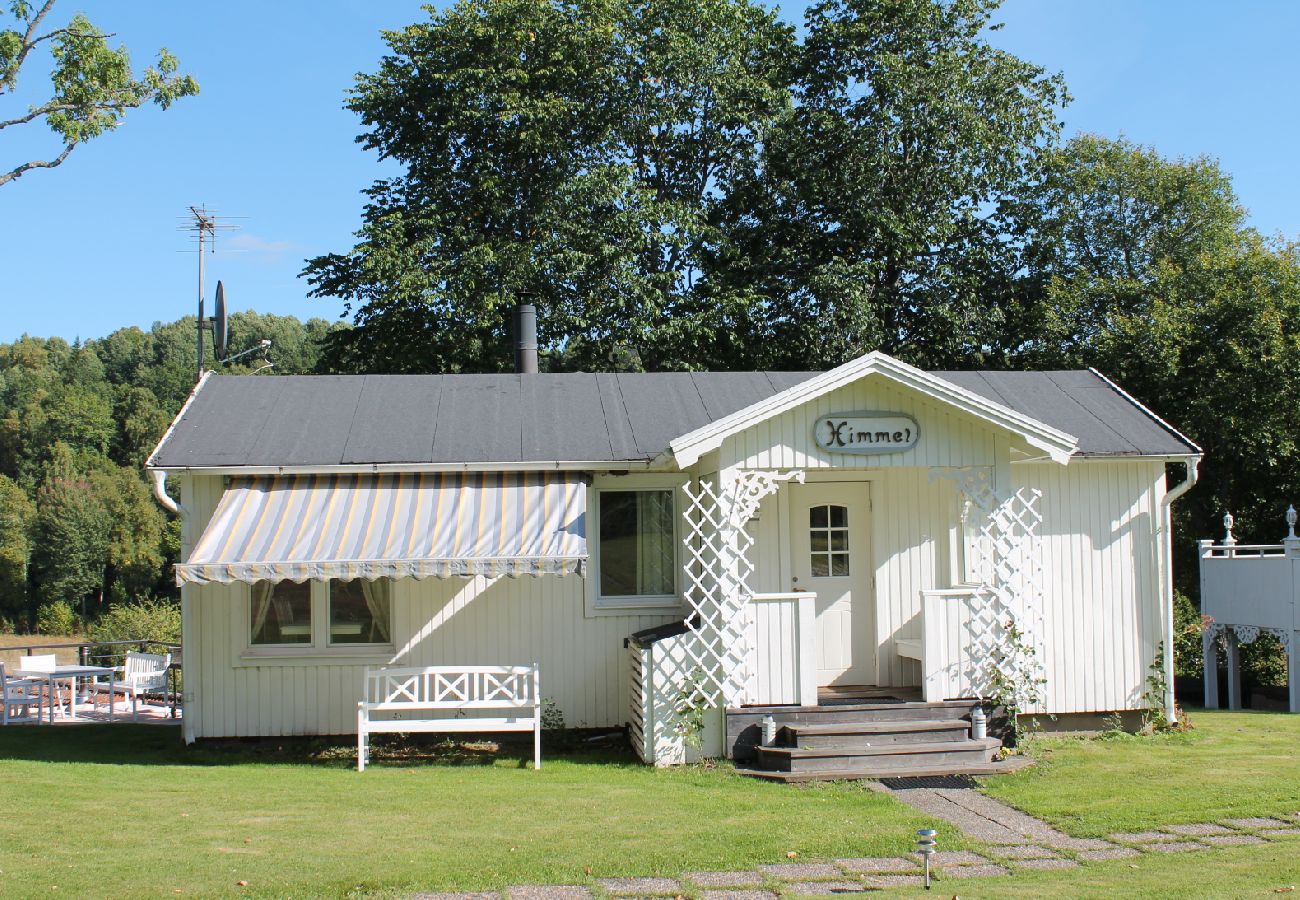 Ferienhaus in Ulricehamn - Schönes Ferienhaus in einer Ferienanlage mit Seeblick und 2 Schlafzimmern