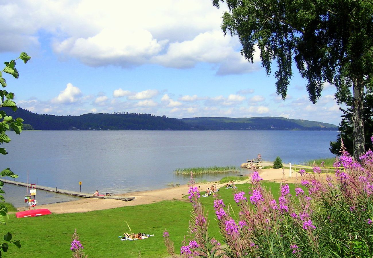 Ferienhaus in Ulricehamn - Schönes Ferienhaus in einer Ferienanlage mit Seeblick und 2 Schlafzimmern