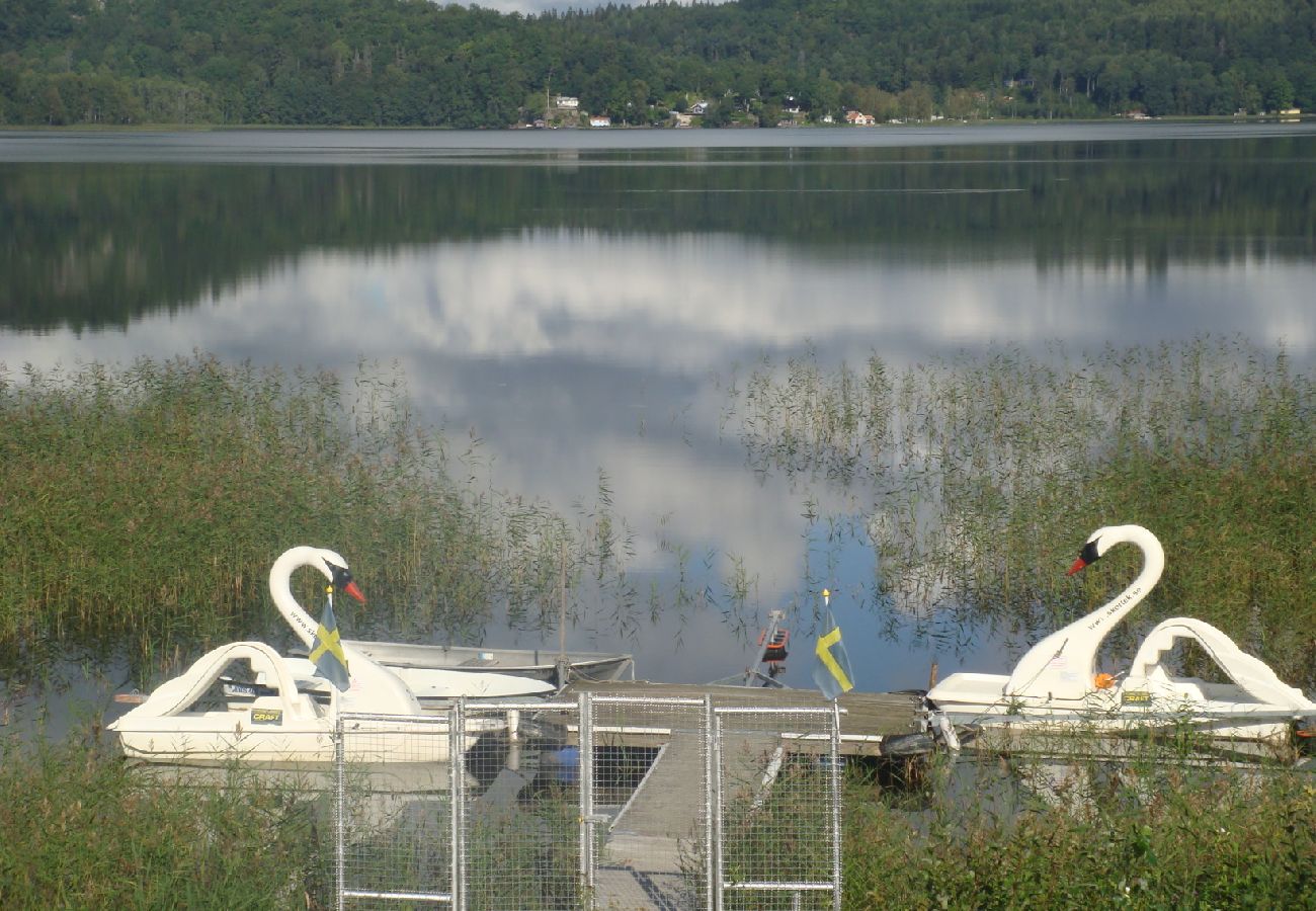 Ferienhaus in Ulricehamn - Schönes Ferienhaus in einer Ferienanlage mit Seeblick und 2 Schlafzimmern