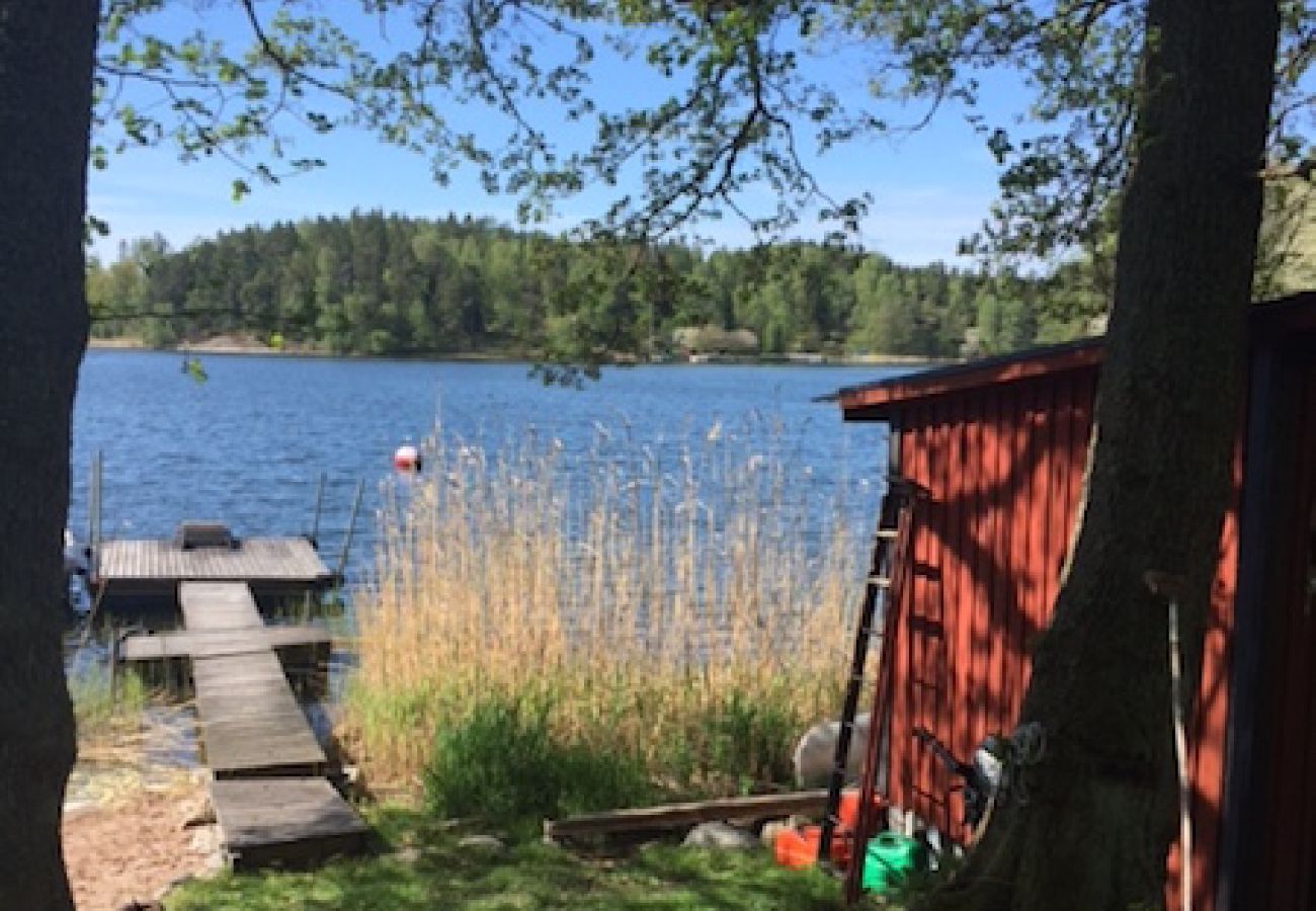 Ferienhaus in Värmdö - Urlaub in den Stockholmer Schären 20 Meter vom Meer