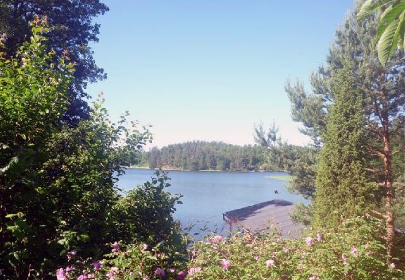 Ferienhaus in Värmdö - Urlaub in den Stockholmer Schären 20 Meter vom Meer