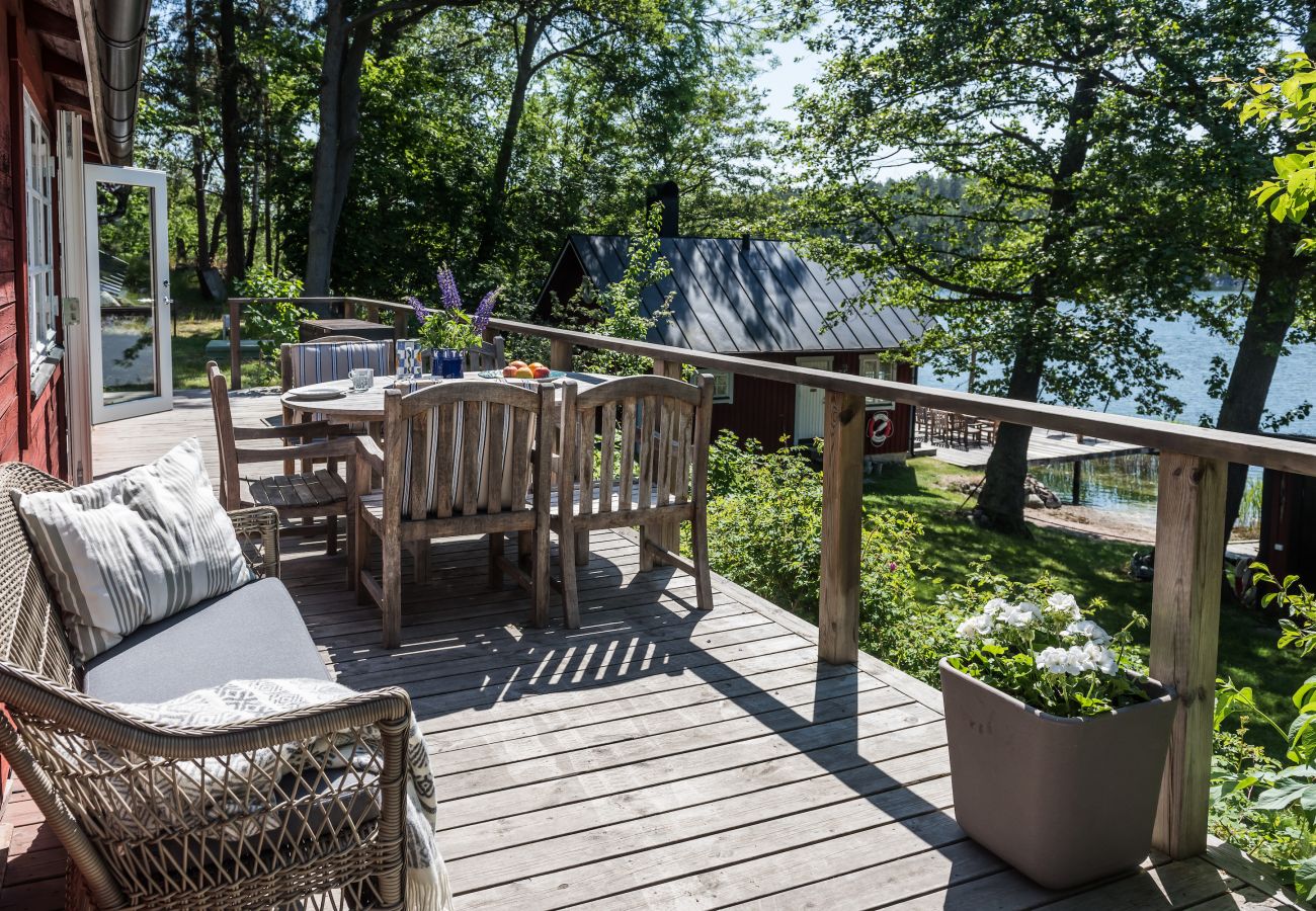 Ferienhaus in Värmdö - Urlaub in den Stockholmer Schären 20 Meter vom Meer