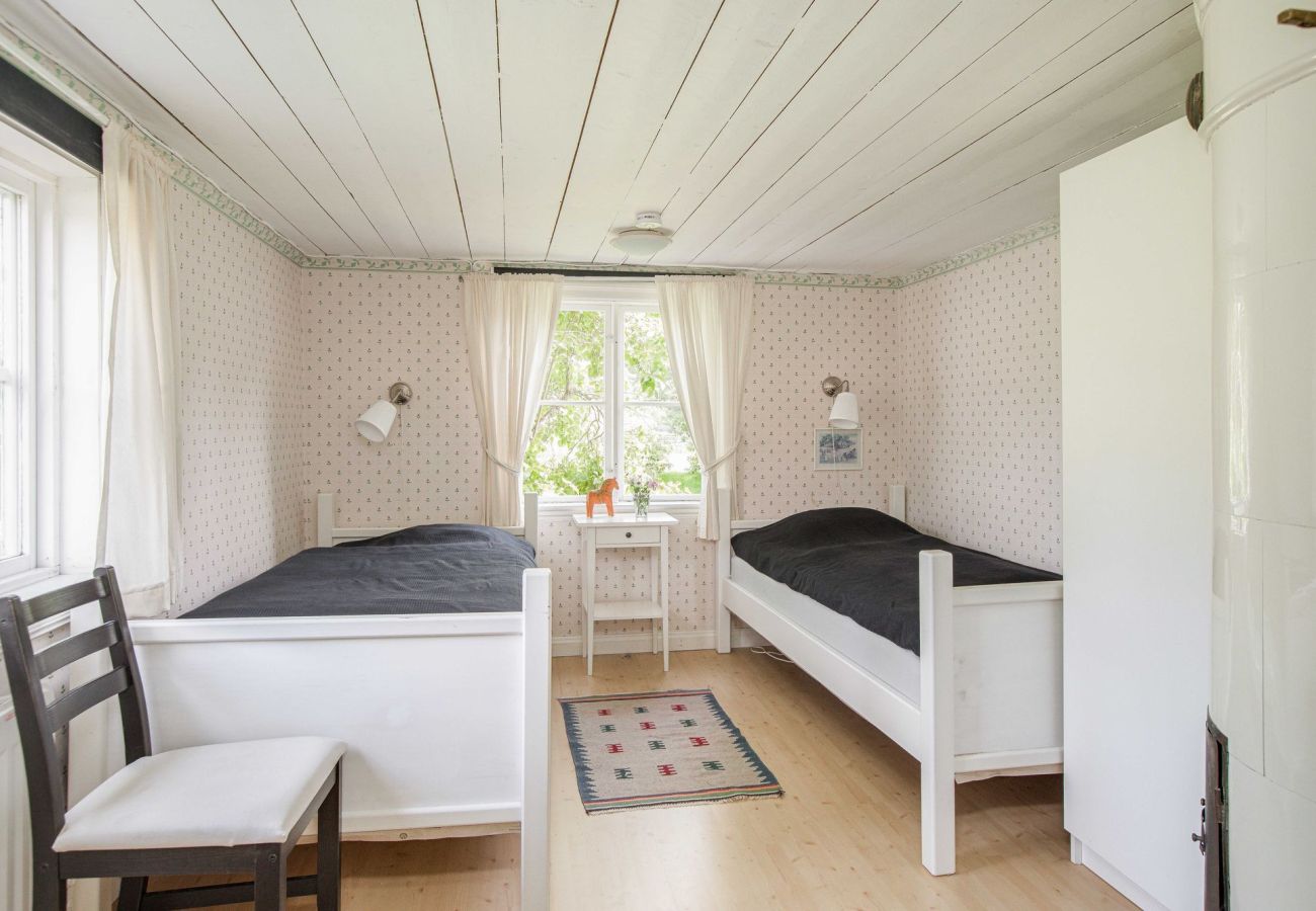 Ferienhaus in Gränna - Ferienhaus auf einem Seegrundstück mit eigener Badestelle, Boot sowie einer Sauna
