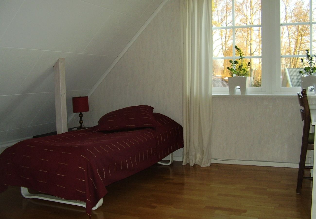 Ferienhaus in Bålsta - Luxuriöse Villa am See ganz in der Nähe von Stockholm