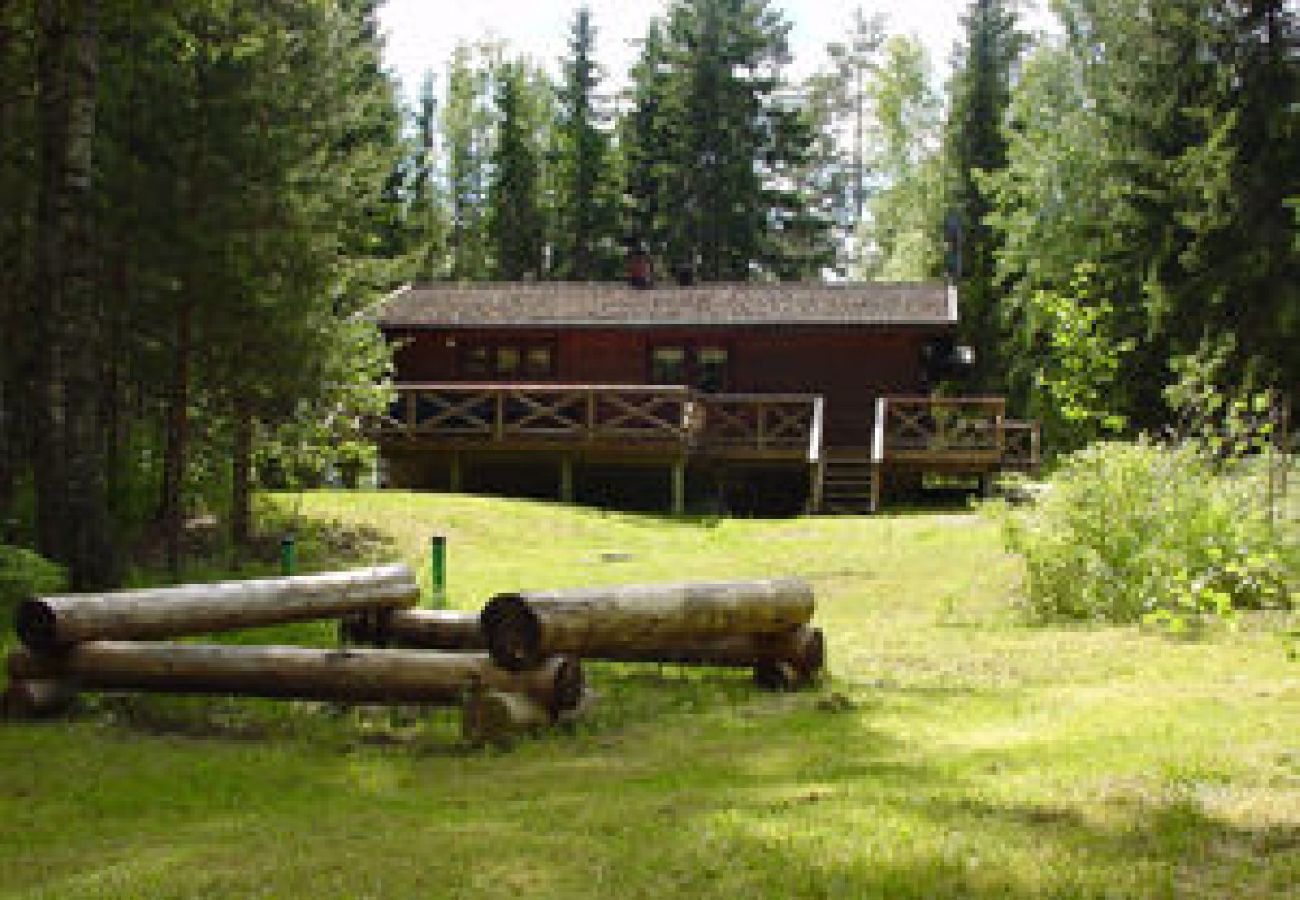 Ferienhaus in Årjäng - Wildnis- und Angelurlaub am See mit Boot & Sauna im wunderschönen Värmland