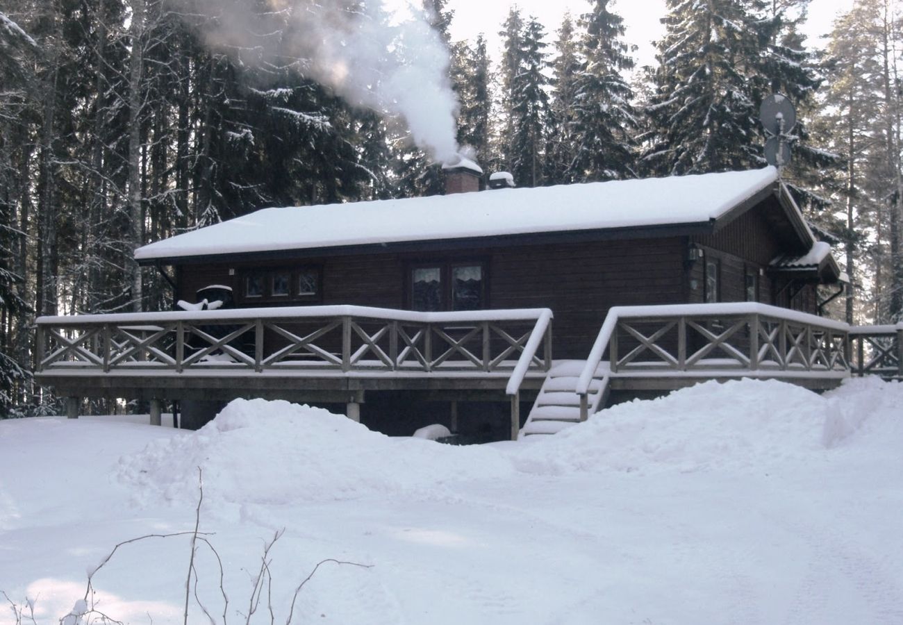 Ferienhaus in Årjäng - Wildnis- und Angelurlaub am See mit Boot & Sauna im wunderschönen Värmland