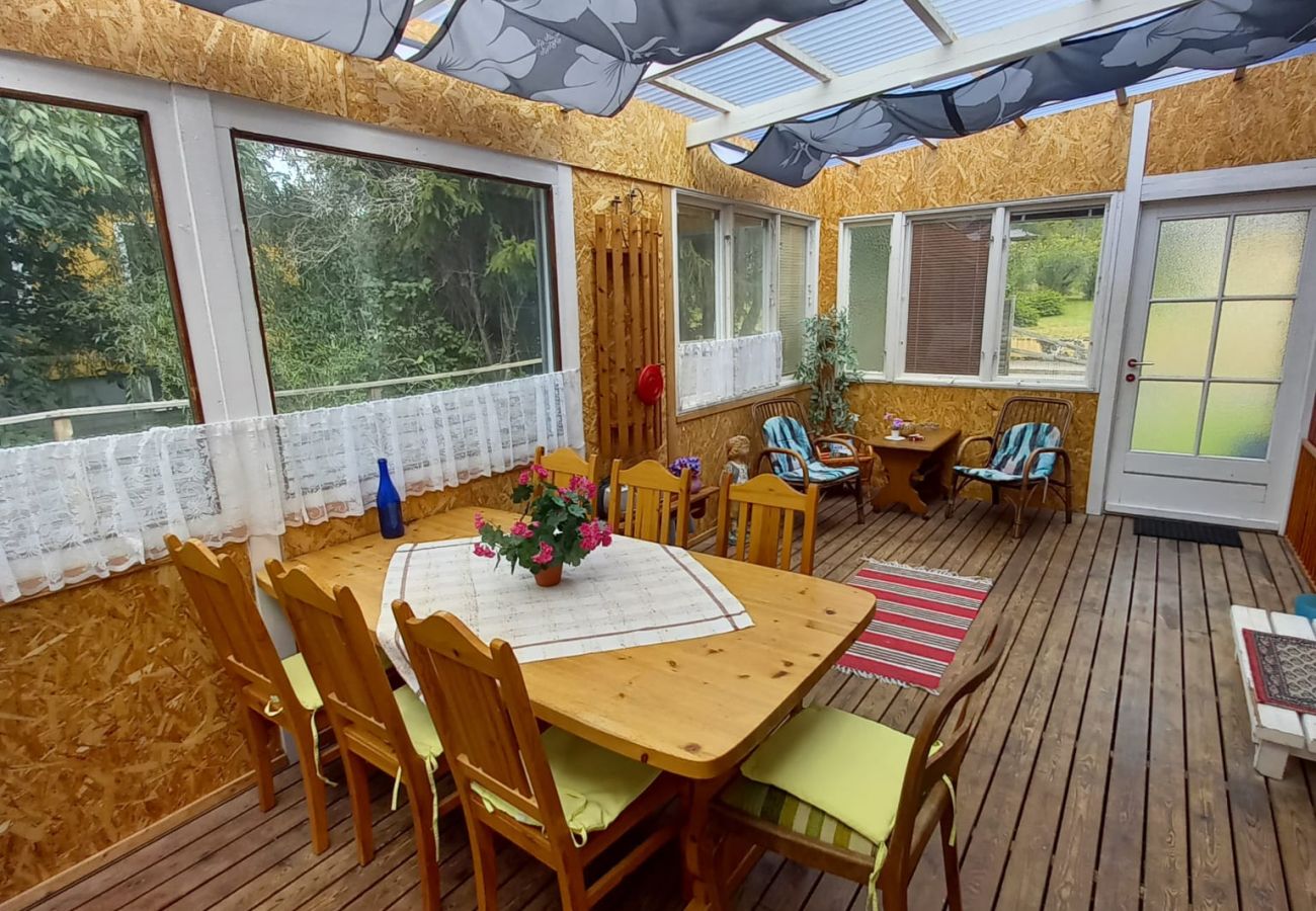 Ferienhaus in Korsberga - Rot-weisses Ferienhaus in Småland in Seenähe mit Boot