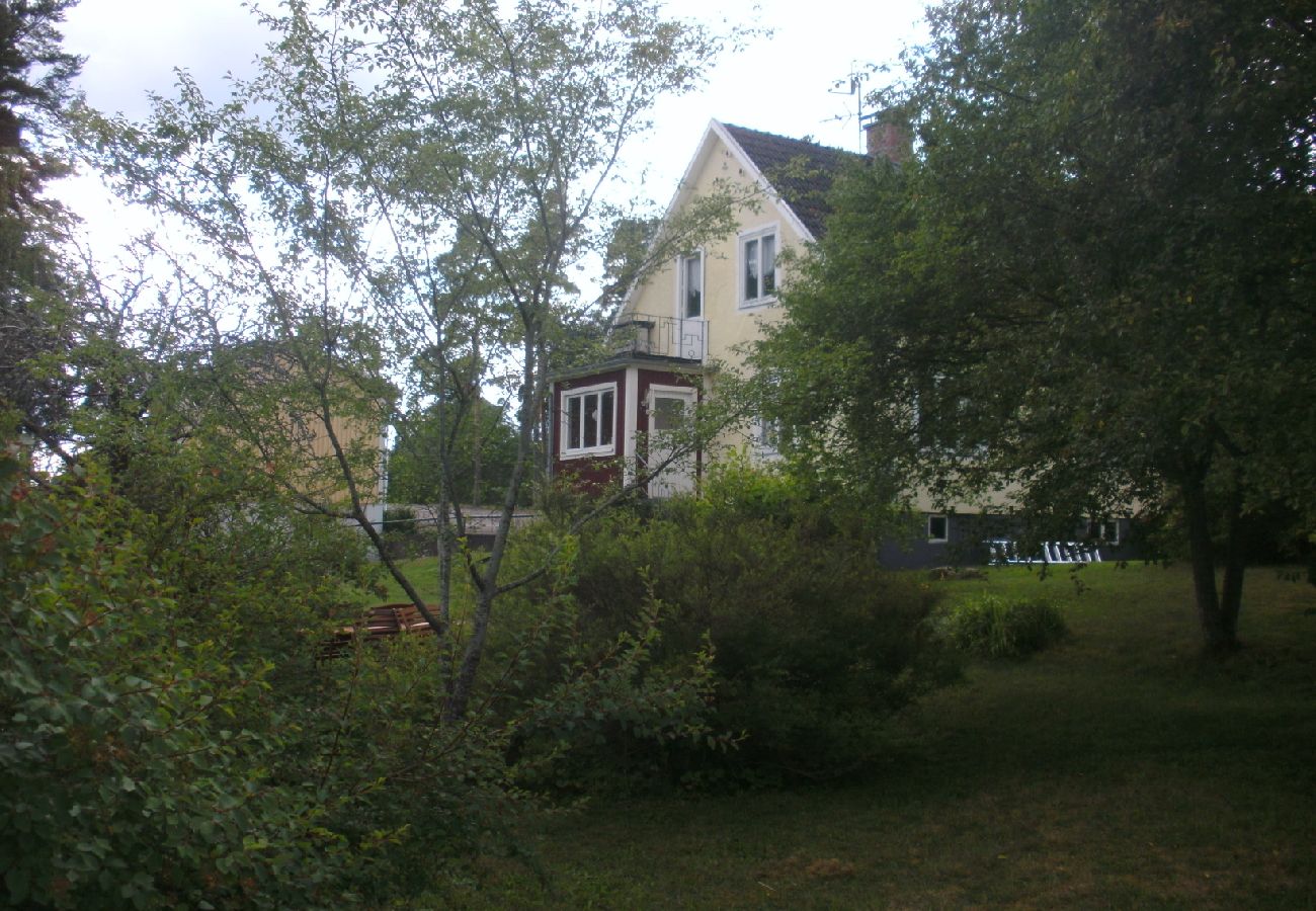 Ferienhaus in Ruda - Schönes Ferienhaus am Waldrand bei Högsby