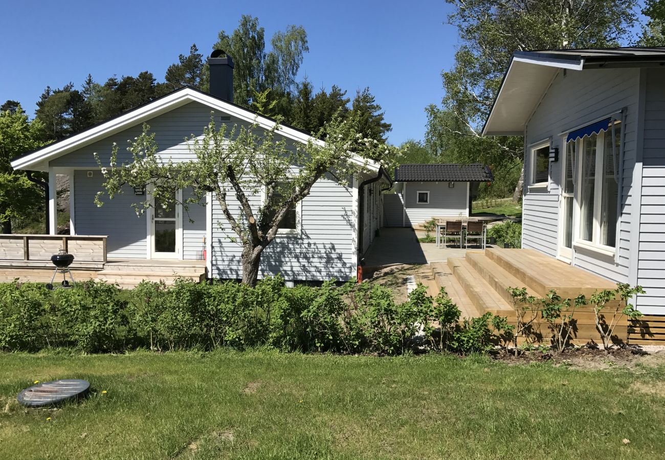 Ferienhaus in Uddevalla - Komfort-Ferienhaus am Meer in Südlage an der Westküste