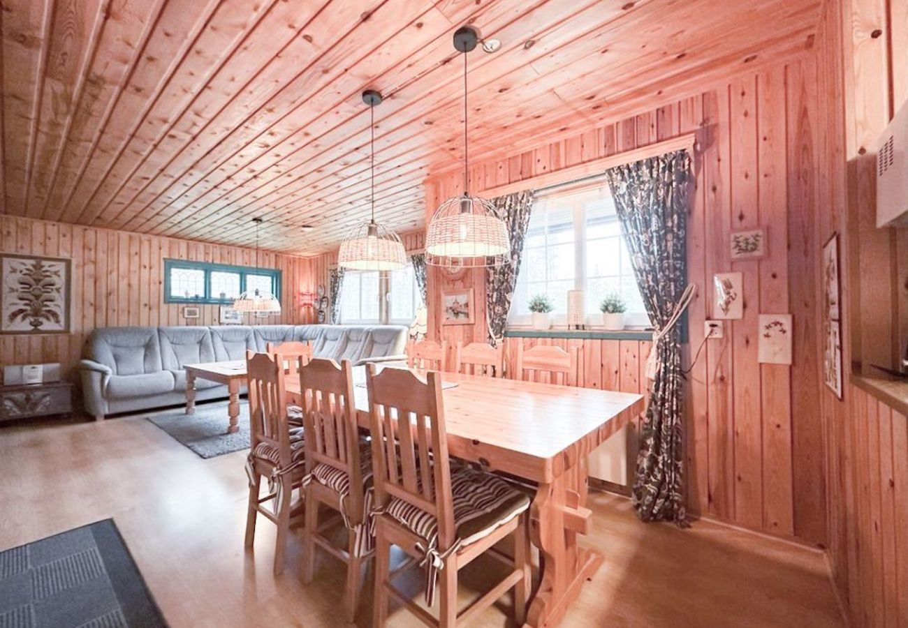 Ferienhaus in Sälen - Gemütliche Skihütte mit 3 Schlafzimmern, Sauna, Kamin und Internet