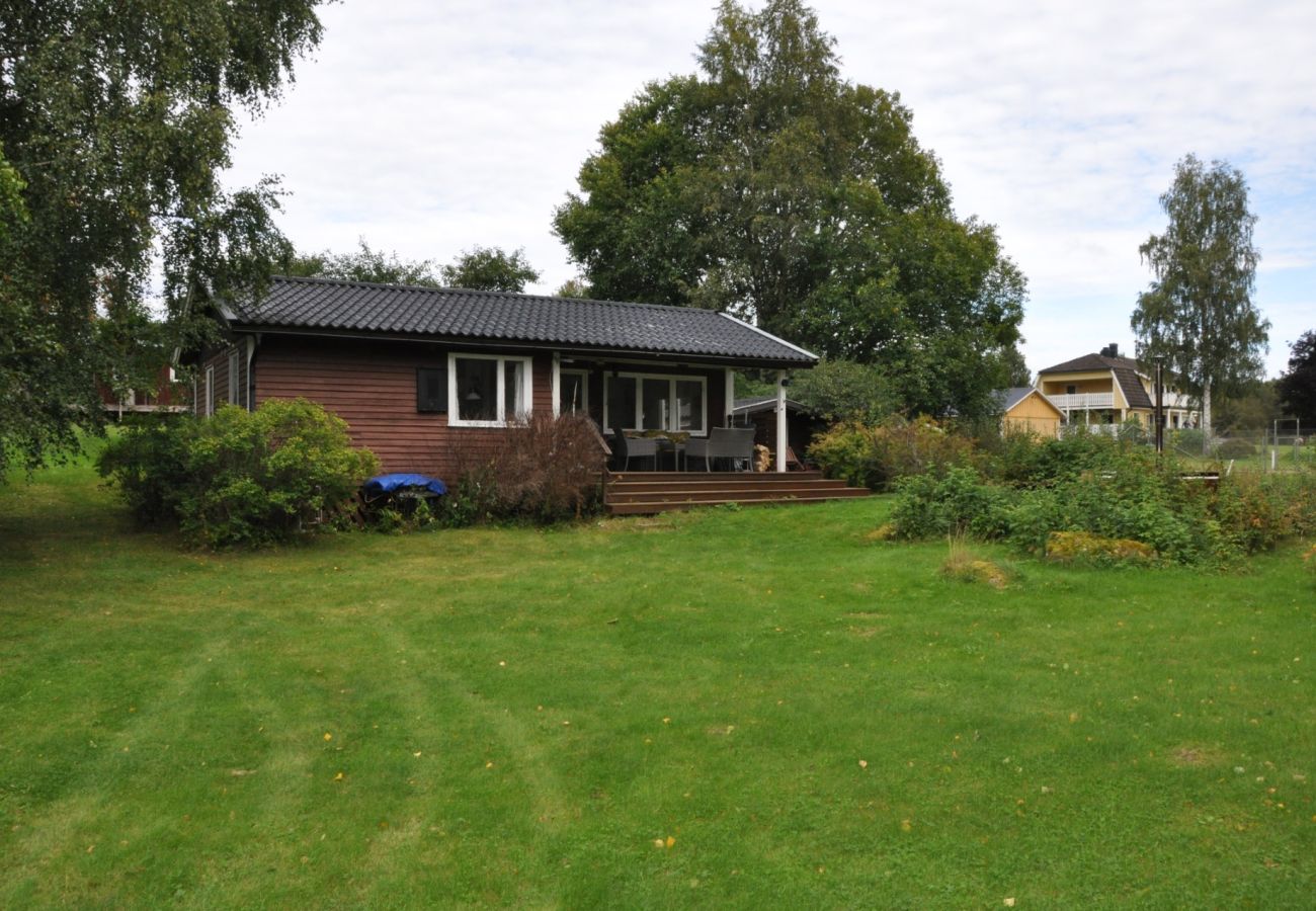 Ferienhaus in Gustavsfors - Ferienhaus mit Seeblick am See Lelången mit Boot