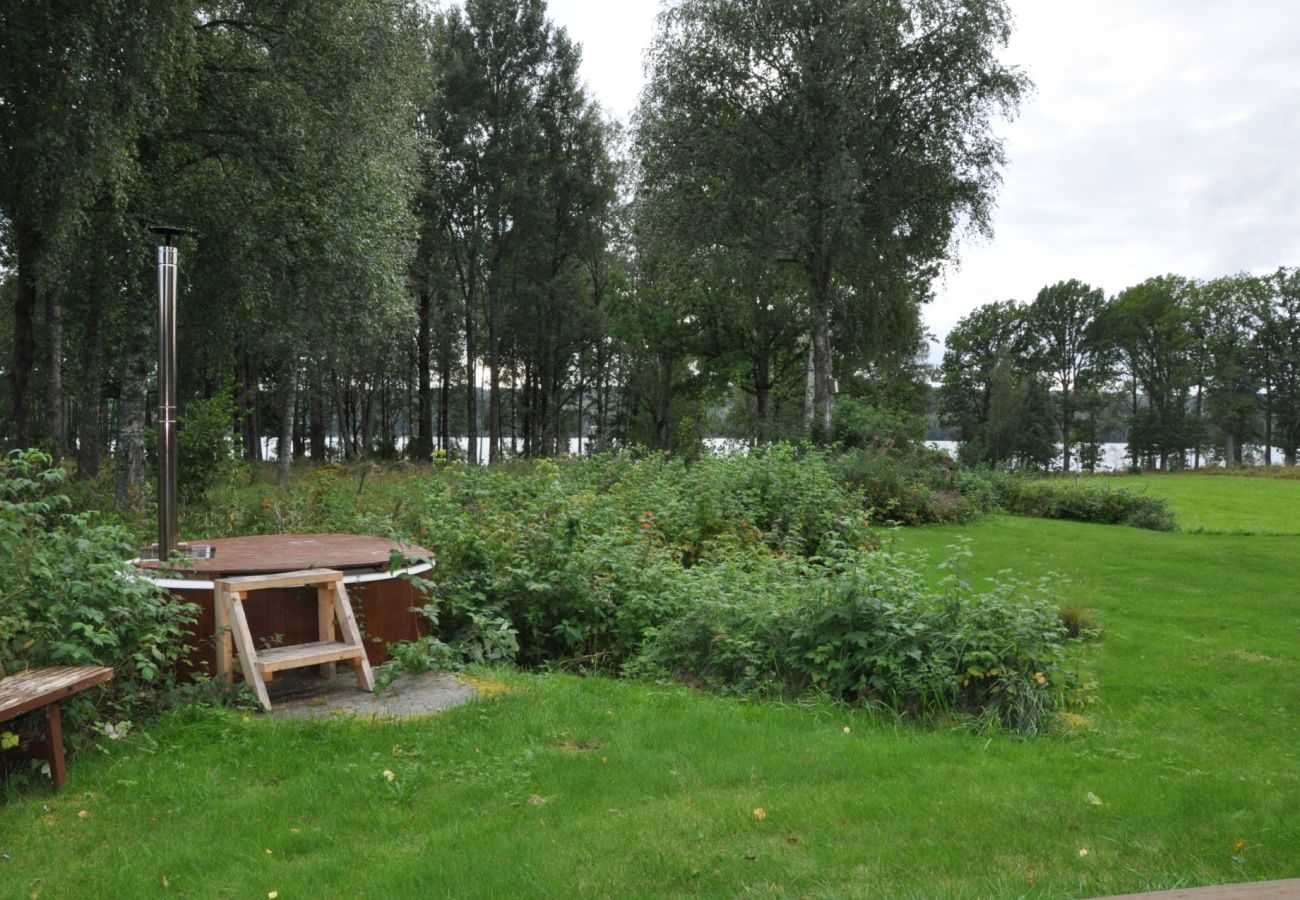 Ferienhaus in Gustavsfors - Ferienhaus mit Seeblick am See Lelången mit Boot