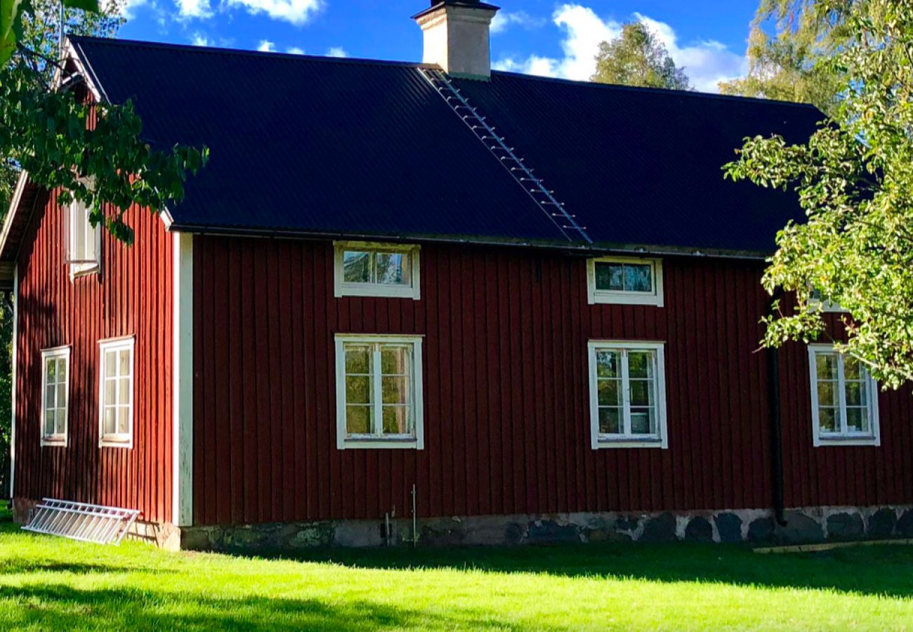 Ferienhaus in Korsberga - Ferienhaus mitten im Märchenwald in Småland mit Sauna 