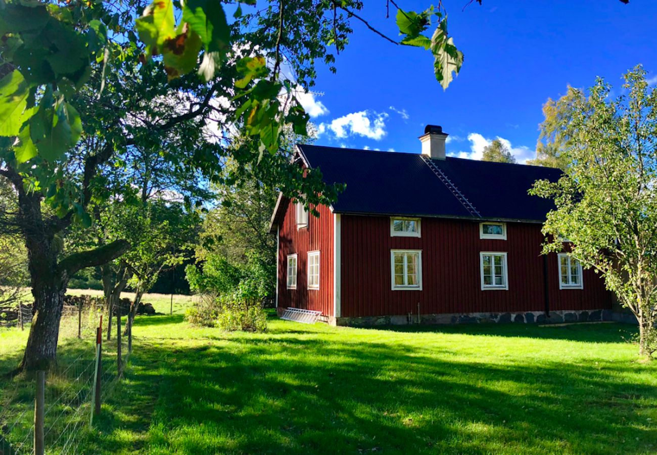 Ferienhaus in Korsberga - Ferienhaus mitten im Märchenwald in Småland mit Sauna 