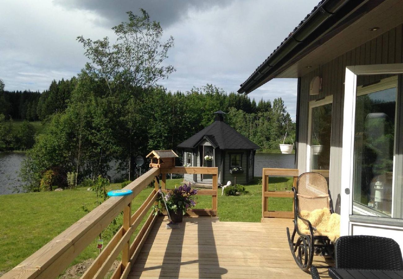 Ferienhaus in Kil - Ferienhaus auf einem Wassergrundstück in Alaska ähnlicher Natur