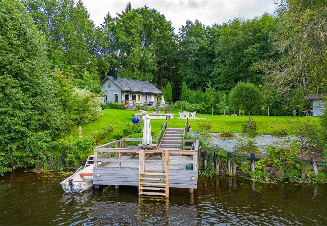 Ferienhaus in Kil - Ferienhaus auf einem Wassergrundstück in Alaska ähnlicher Natur