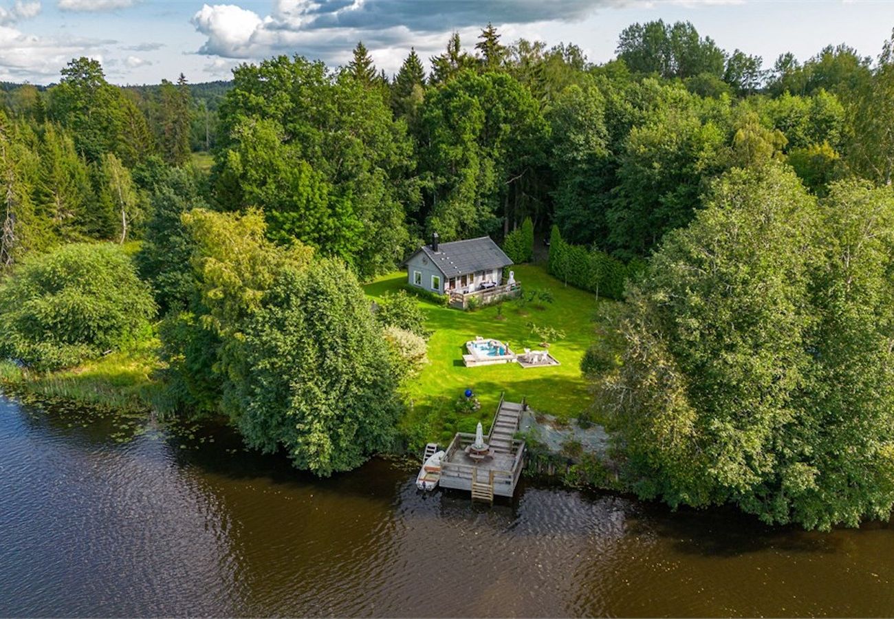 Ferienhaus in Kil - Ferienhaus auf einem Wassergrundstück in Alaska ähnlicher Natur