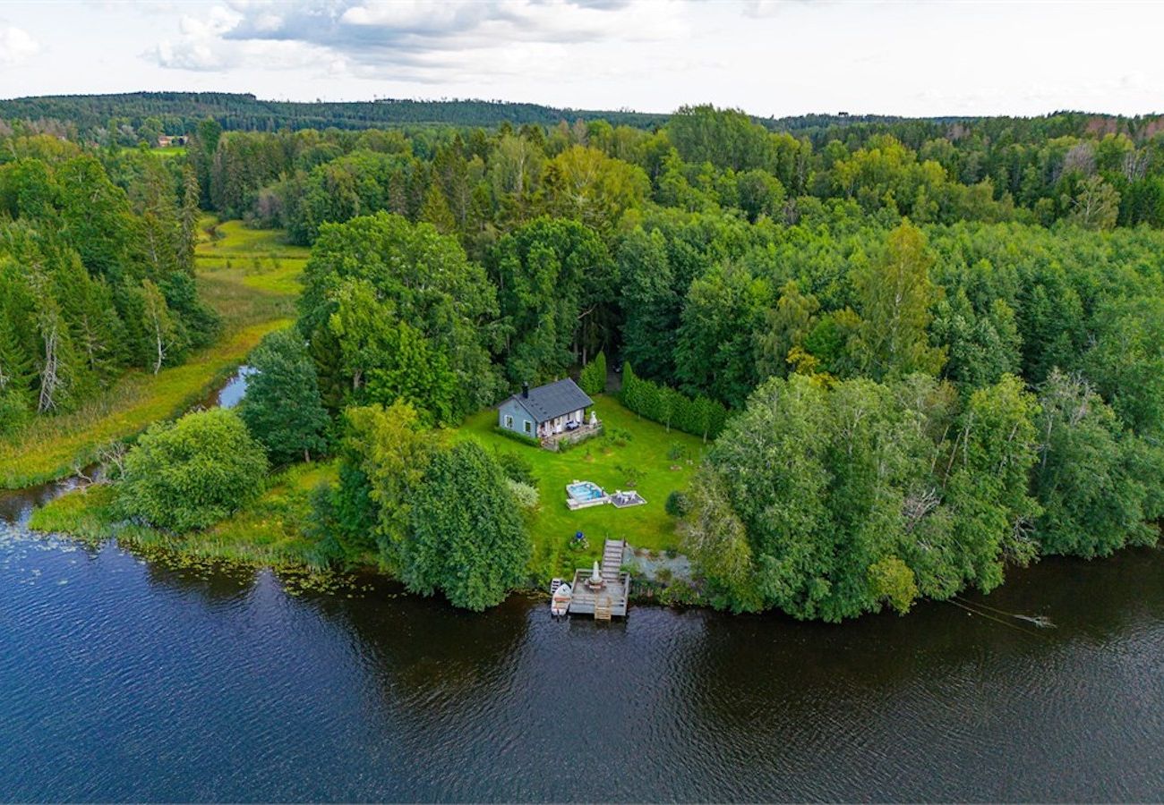 Ferienhaus in Kil - Ferienhaus auf einem Wassergrundstück in Alaska ähnlicher Natur