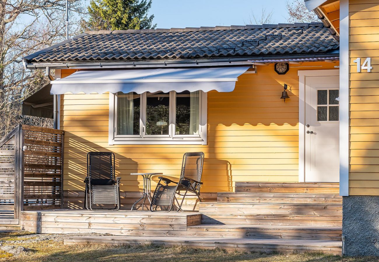 Ferienhaus in Vålarö - Fantastische Lage am Meer mit Pool und Inga Lindström um die Ecke