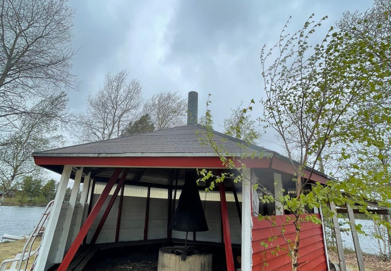 Ferienhaus in Gargnäs - Camping Hütte am Wasser mit Wlan