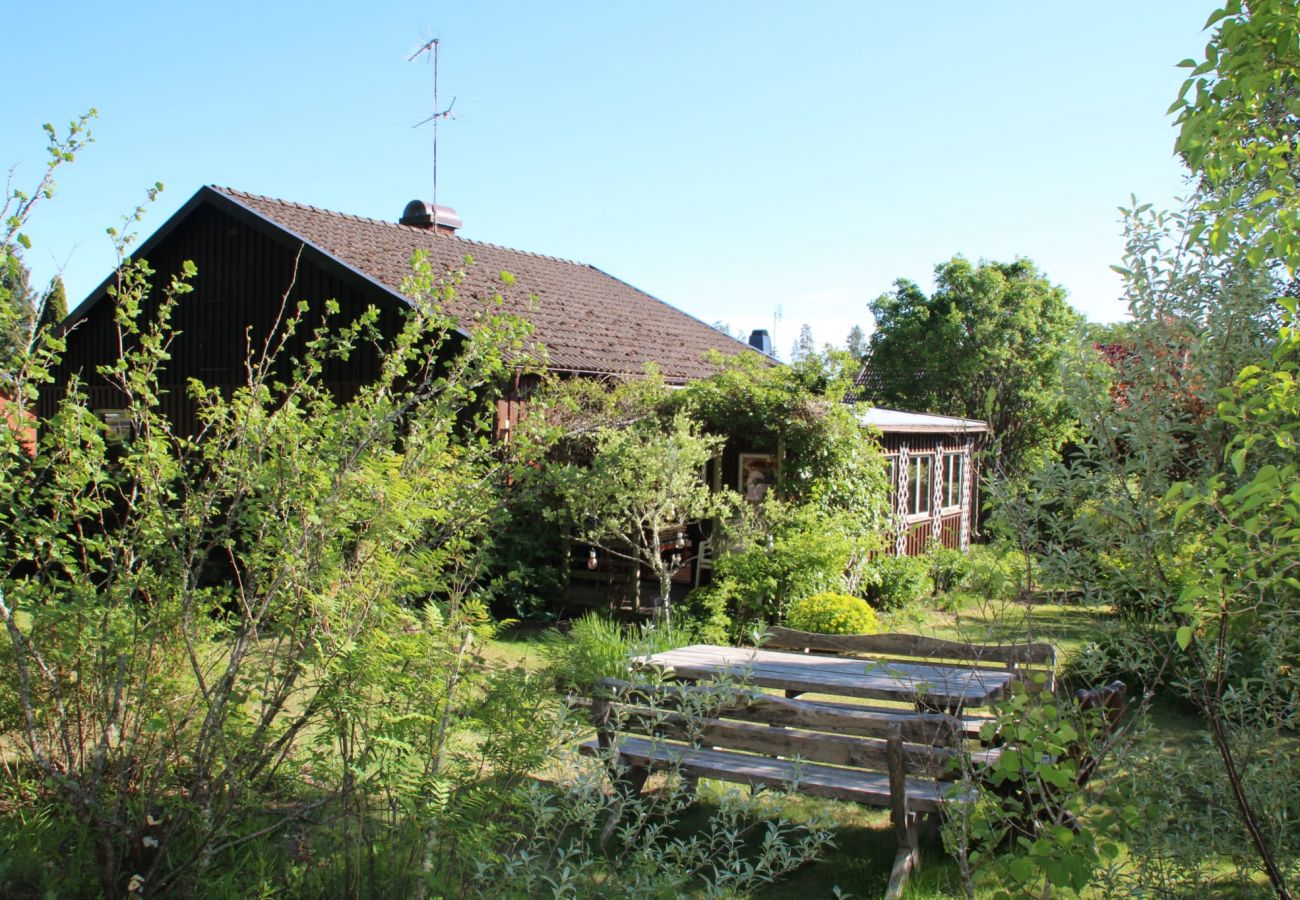 Ferienhaus in Norrhult - Schönes Ferienhaus im Småländischen Glasreich mit eigenem Boot