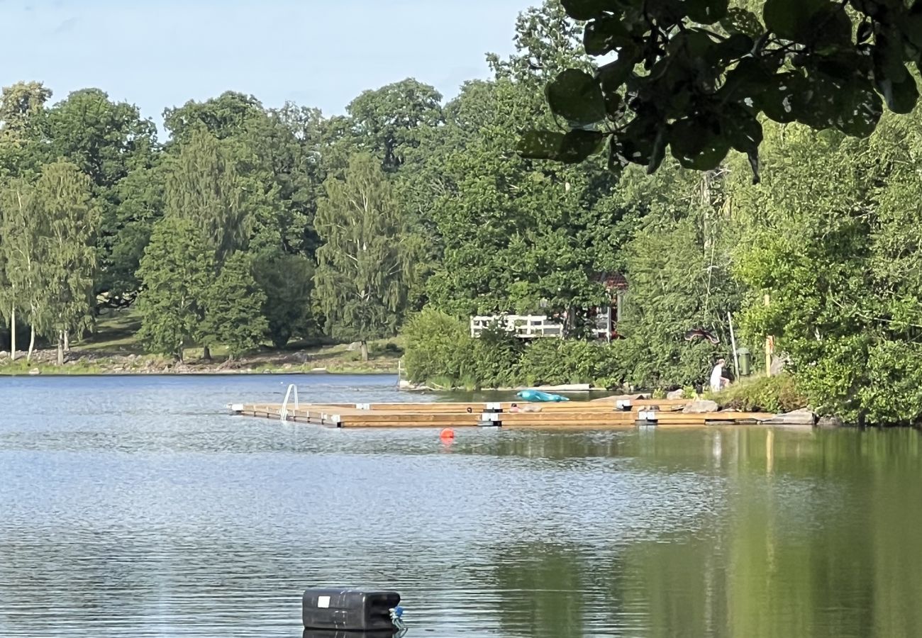 Ferienhaus in Norrhult - Schönes Ferienhaus im Småländischen Glasreich mit eigenem Boot