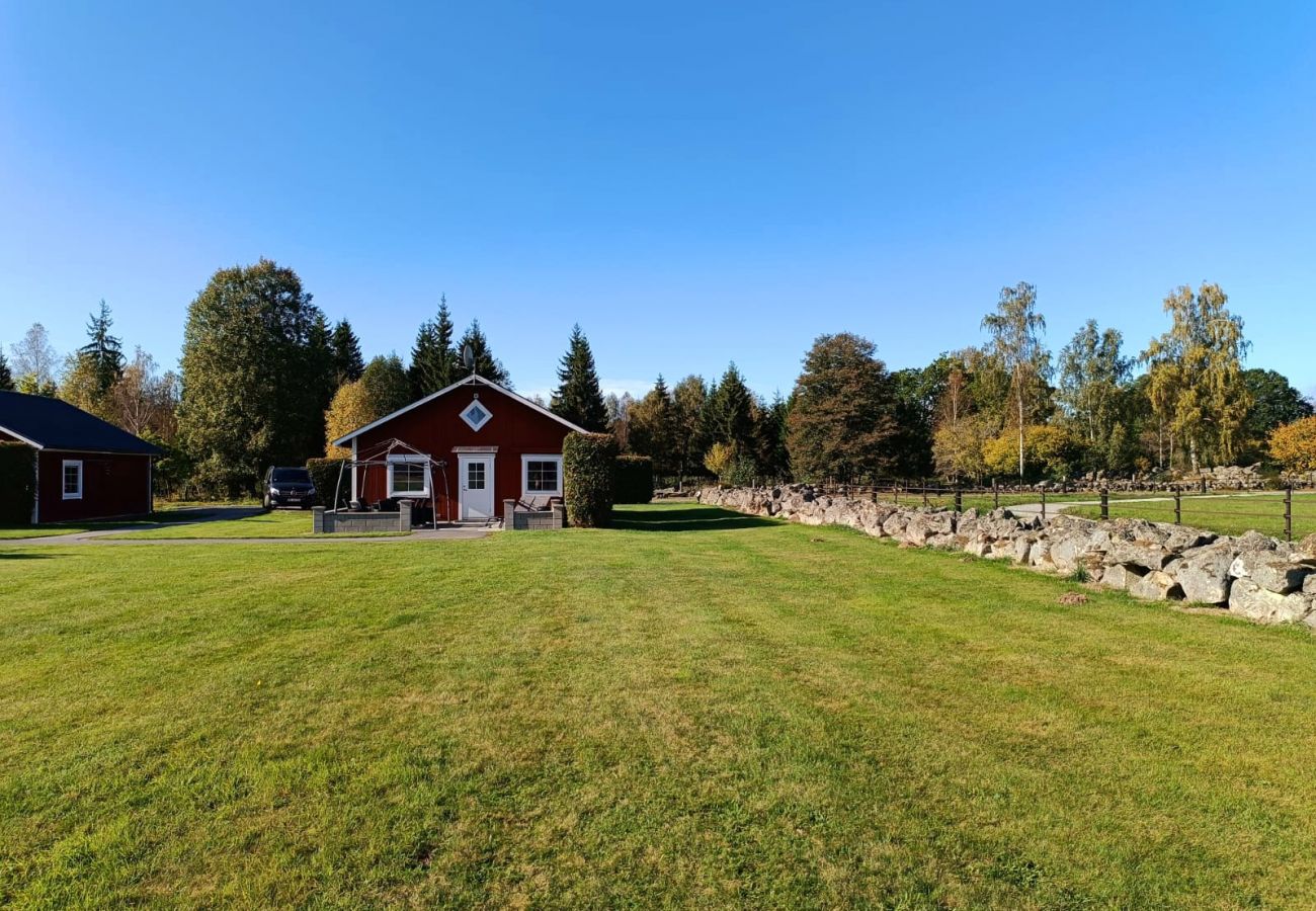 Ferienhaus in Väckelsång - Ferienhaus mit Seeblick, Pool und Boot in Småland