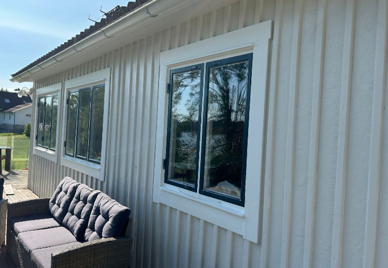 Ferienhaus in Ryd - Wunderbare Ferienhauslage direkt am See in Småland