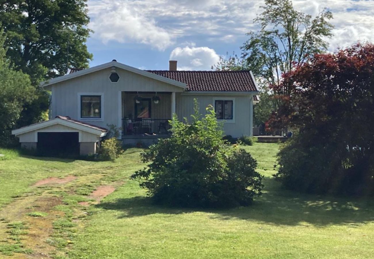 Ferienhaus in Ryd - Wunderbare Ferienhauslage direkt am See in Småland