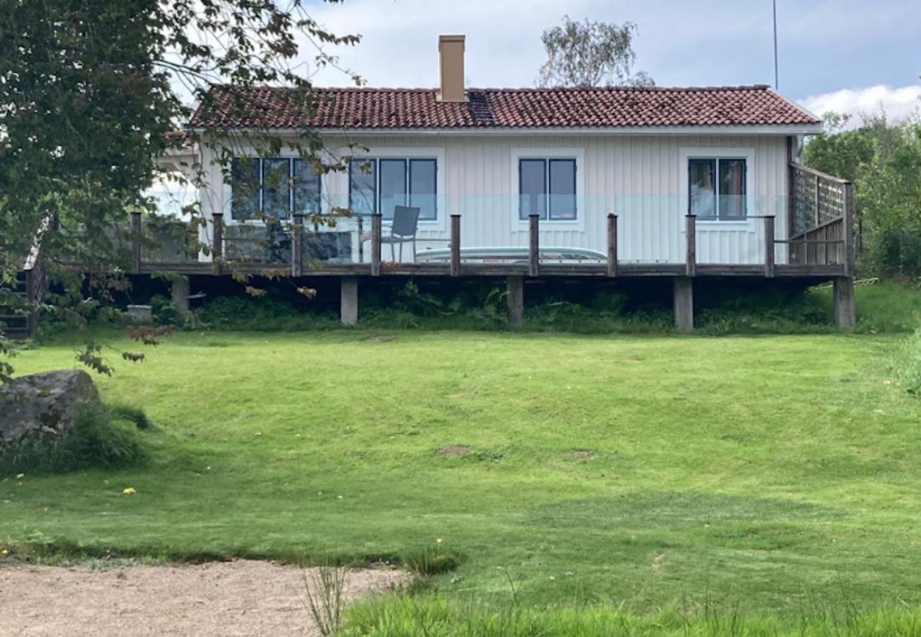 Ferienhaus in Ryd - Wunderbare Ferienhauslage direkt am See in Småland