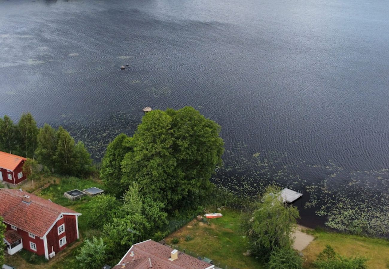 Ferienhaus in Ryd - Wunderbare Ferienhauslage direkt am See in Småland