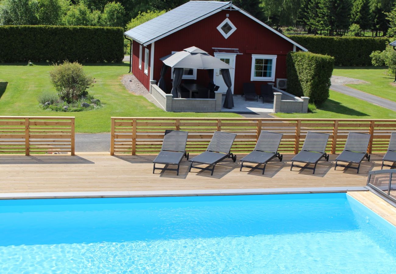 Ferienhaus in Väckelsång - Ferienhaus-Traum am See mit Pool, Internet och Motorboot