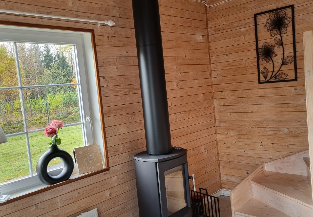 Ferienhaus in Väckelsång - Ferienhaus-Traum am See mit Pool, Internet, Sauna, Kamin och Motorboot