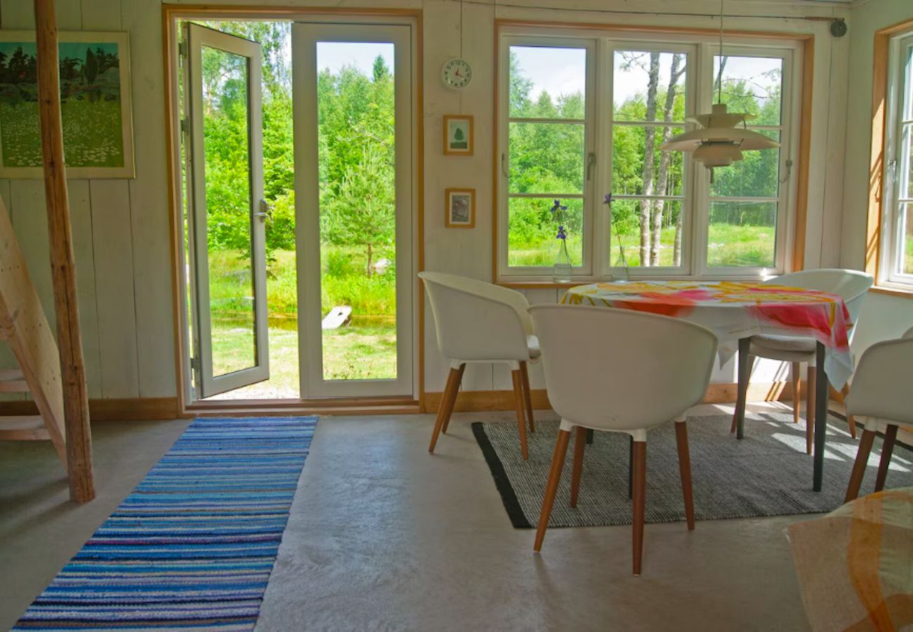 Ferienhaus in Ljungby - Schönes Ferienhaus in Seenähe mit eigenen Teich, Sauna, Kanu und Internet