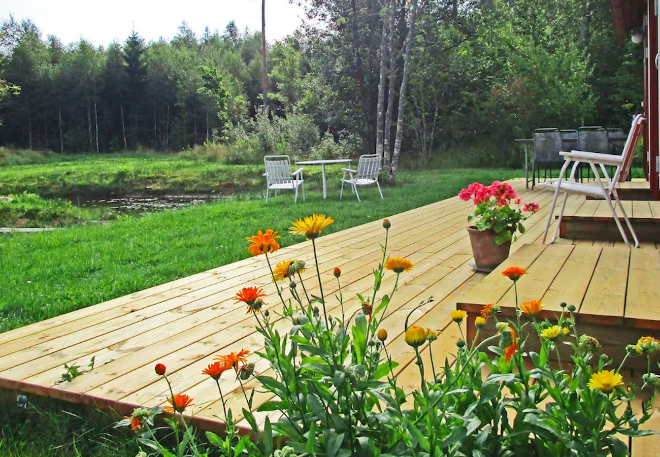 Ferienhaus in Ljungby - Schönes Ferienhaus in Seenähe mit eigenen Teich, Sauna, Kanu und Internet