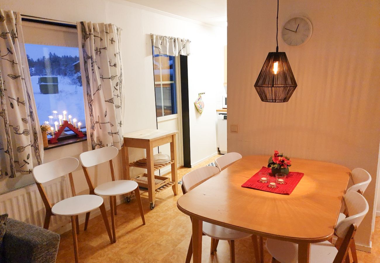 Ferienhaus in Sälen - Skiurlaub in den Bergen oder Wanderurlaub mit Sauna Fusse der Berge