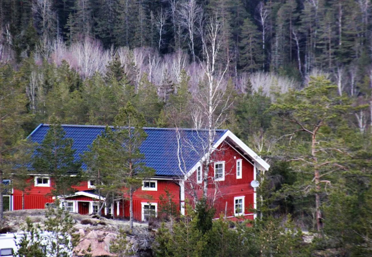 Ferienhaus in Bäckefors - Dalsland Urlaub im grossen Ferienhaus am See in fantastischer Natur