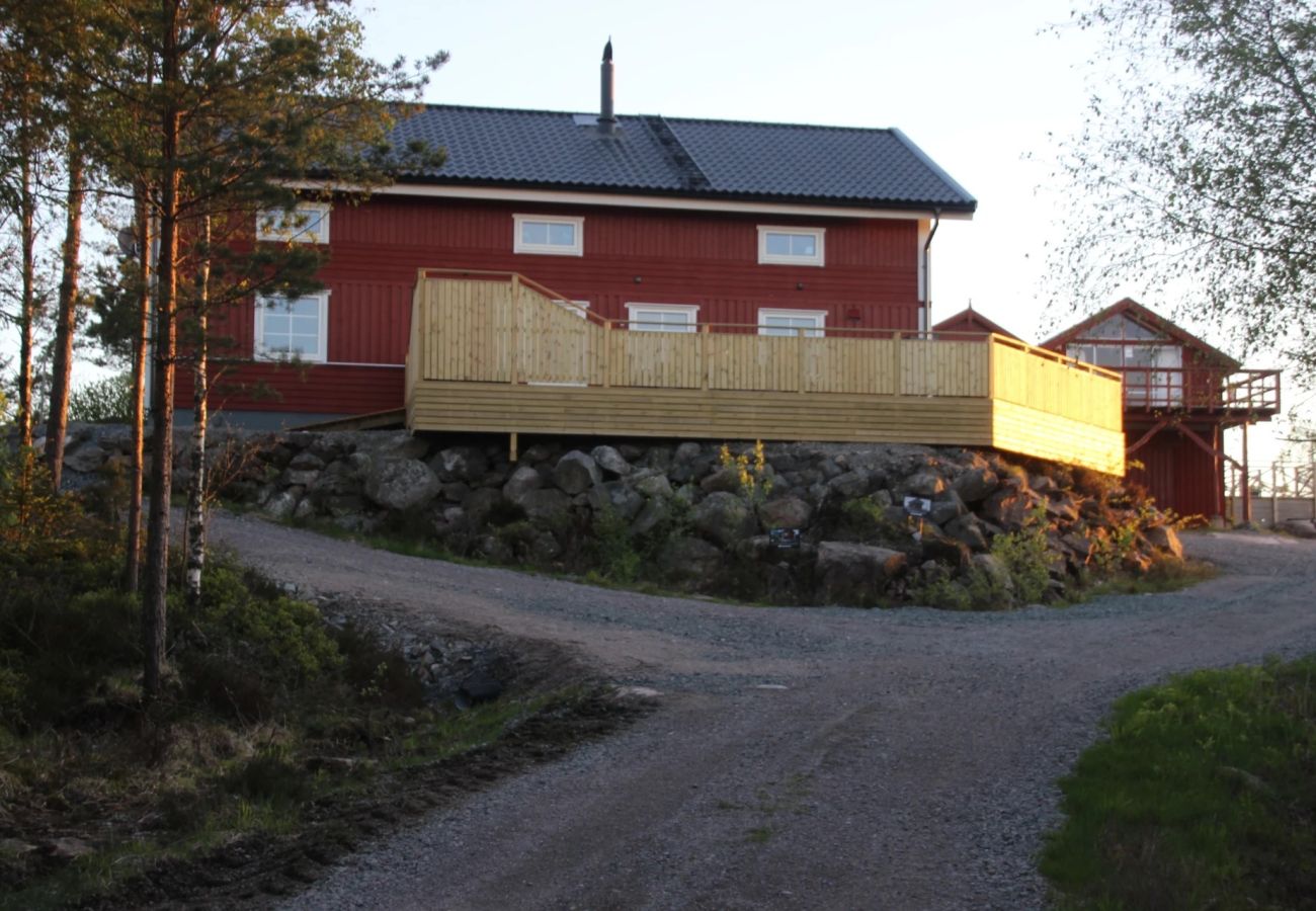 Ferienhaus in Bäckefors - Dalsland Urlaub im grossen Ferienhaus am See in fantastischer Natur