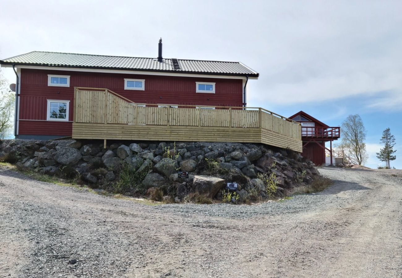 Ferienhaus in Bäckefors - Dalsland Urlaub im grossen Ferienhaus am See in fantastischer Natur