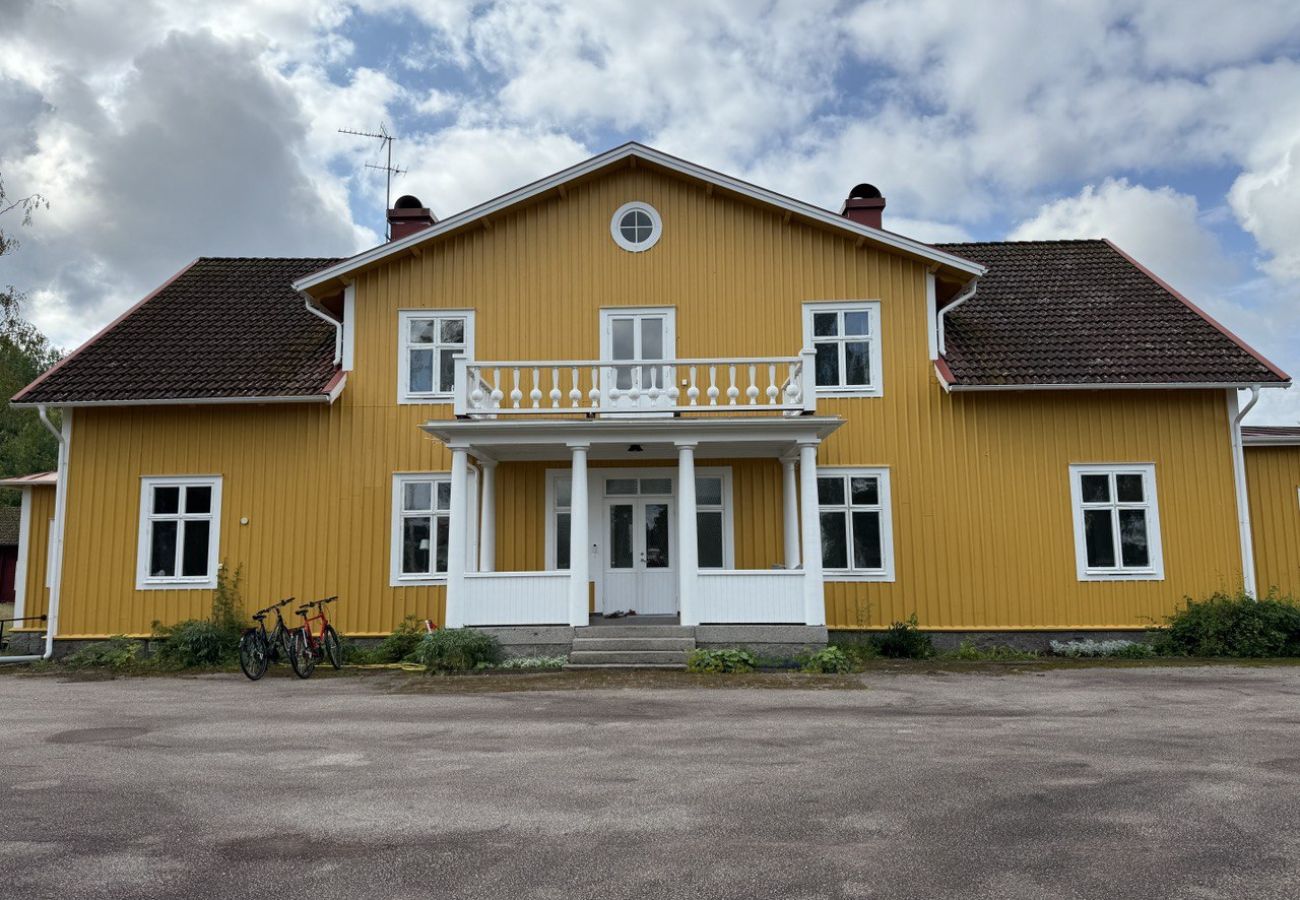 Ferienhaus in Hovmantorp - Grosses Ferienhaus direkt am See