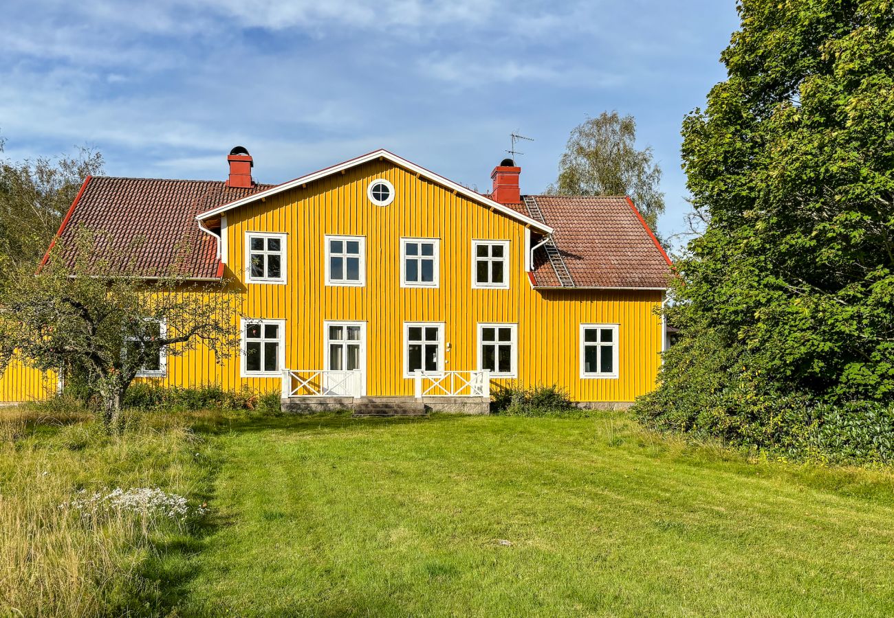 Ferienhaus in Hovmantorp - Grosses Ferienhaus direkt am See