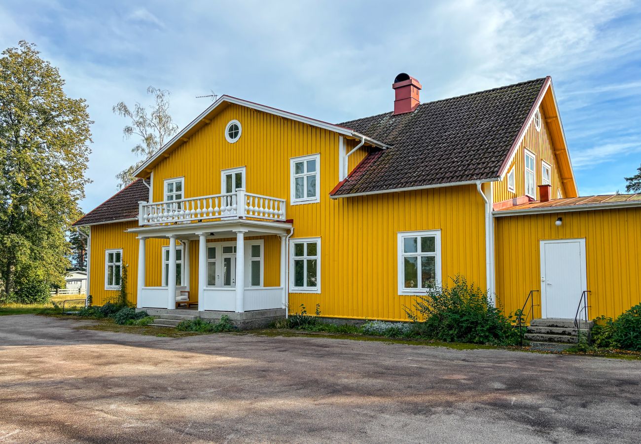 Ferienhaus in Hovmantorp - Grosses Ferienhaus direkt am See